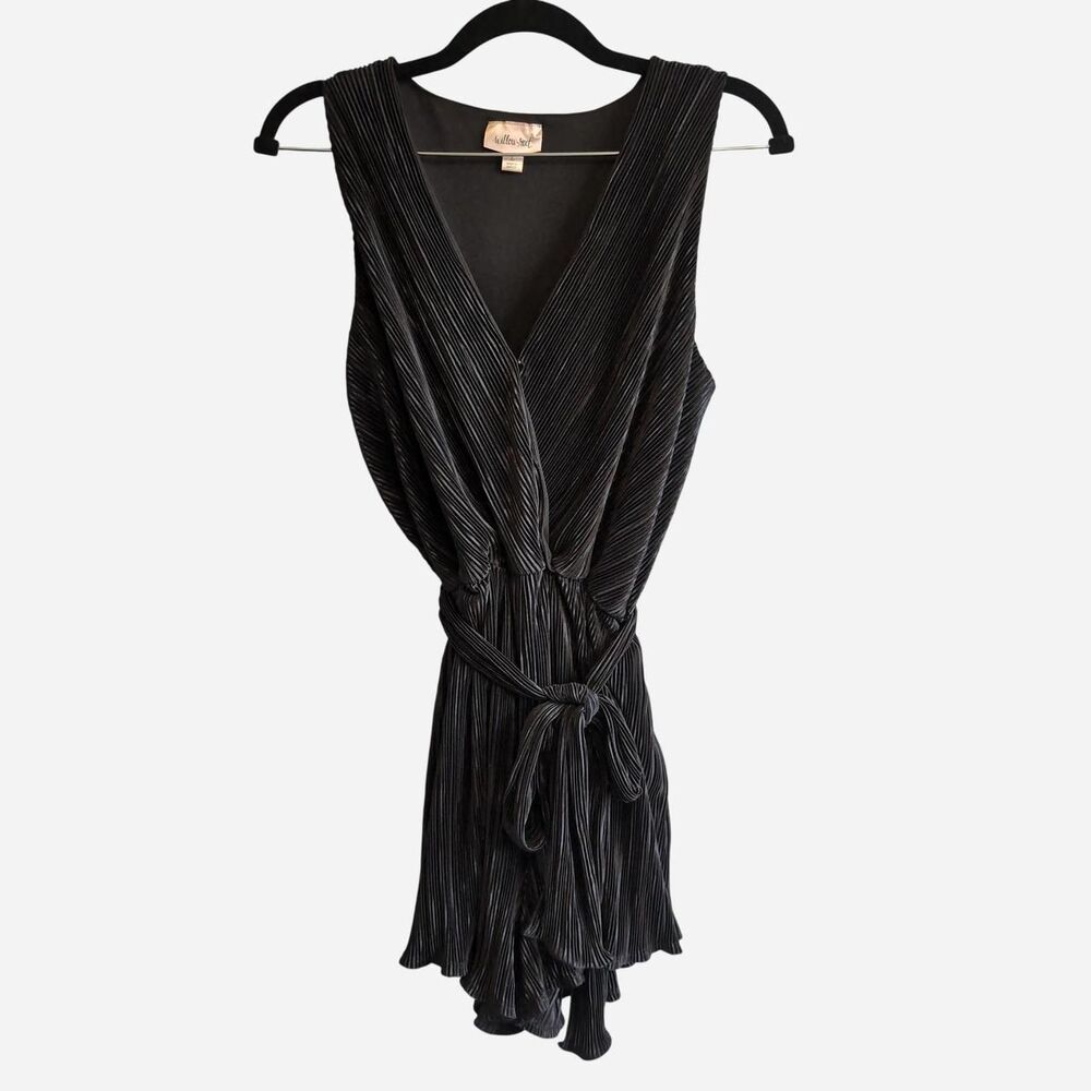 Black Pleated Waist Tie Detail Romper Willow & Root Buckle Women's Size Large